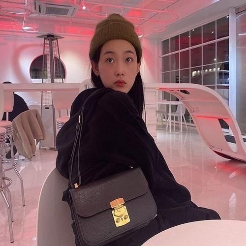 instagram.com/leeyoum262