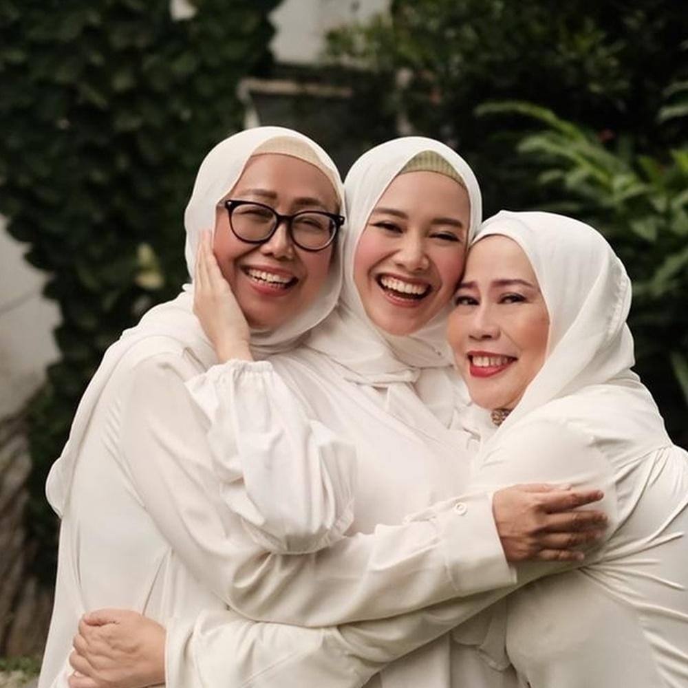 Instagram.com/dewiyullofficial