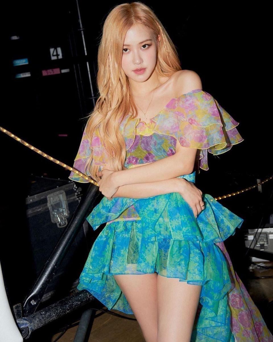 instagram.com/roses_are_rosie
