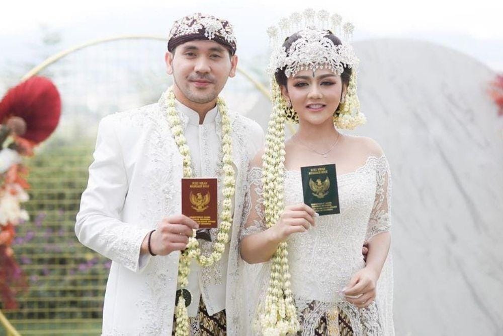 instagram.com/jenitajanet