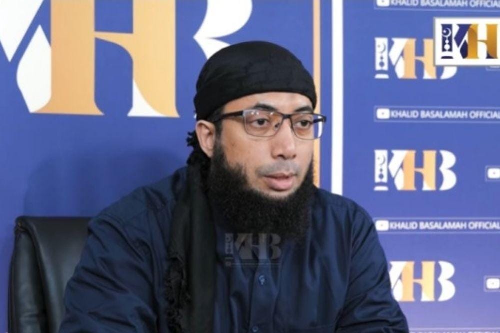 youtube.com/Khalid Basalamah Official