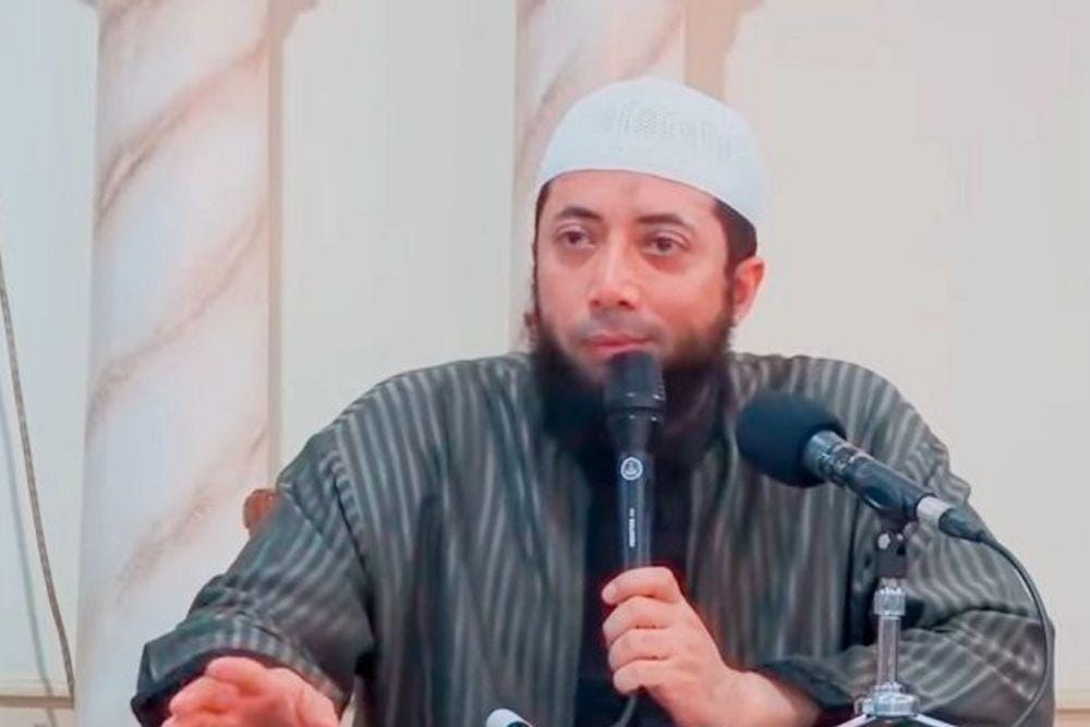 youtube.com/Khalid Basalamah Official