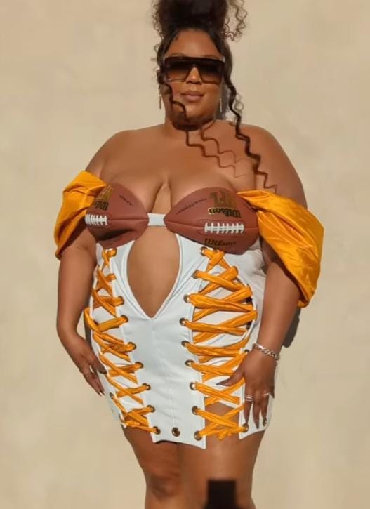 instagram.com/lizzobeeating