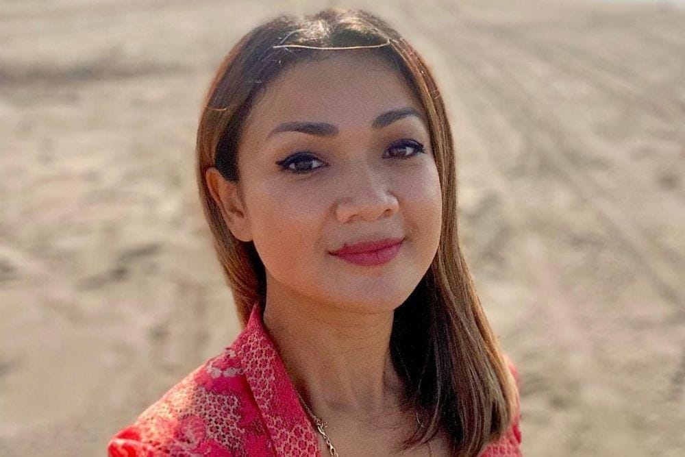 instagram.com/nirinazubir_