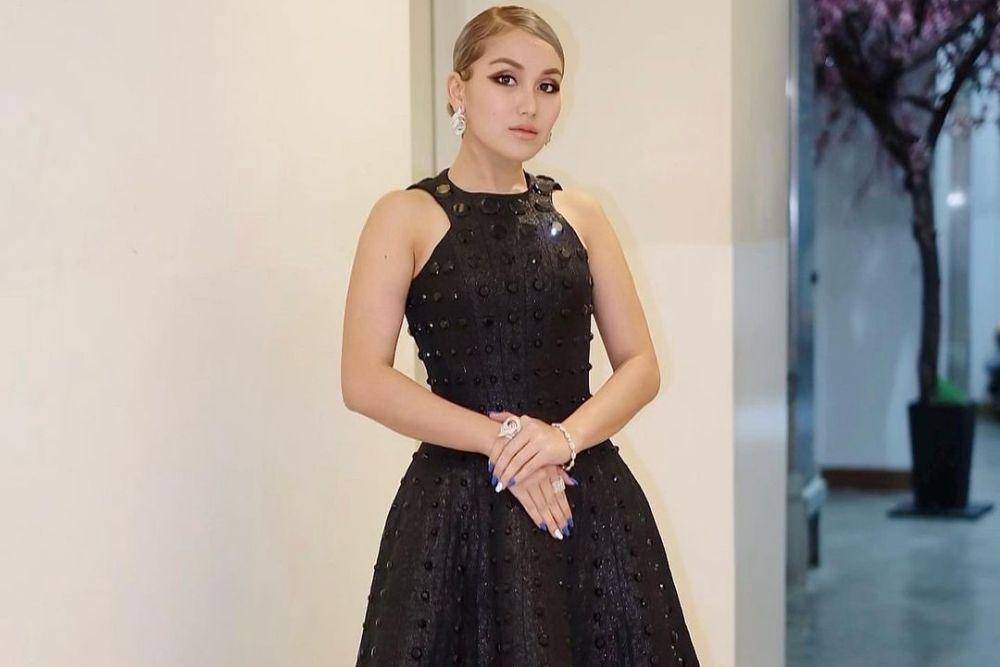 instagram.com/ayutingting92