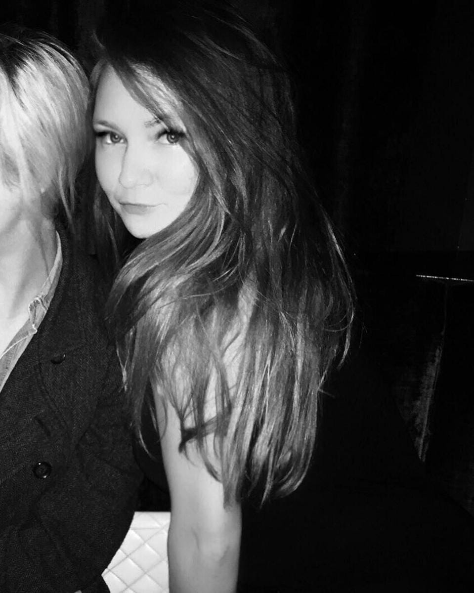 instagram.com/theannadelvey