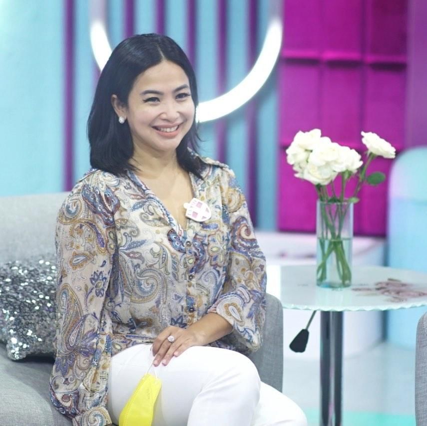 instagram.com/fenirose