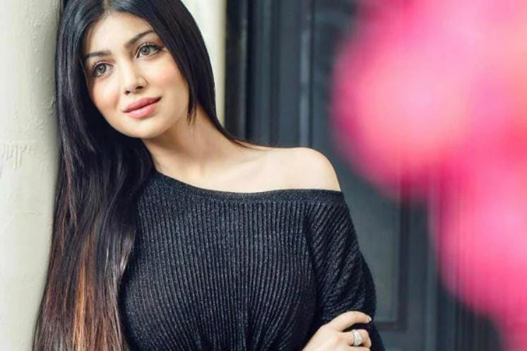 Instagram.com/Ayeshatakia