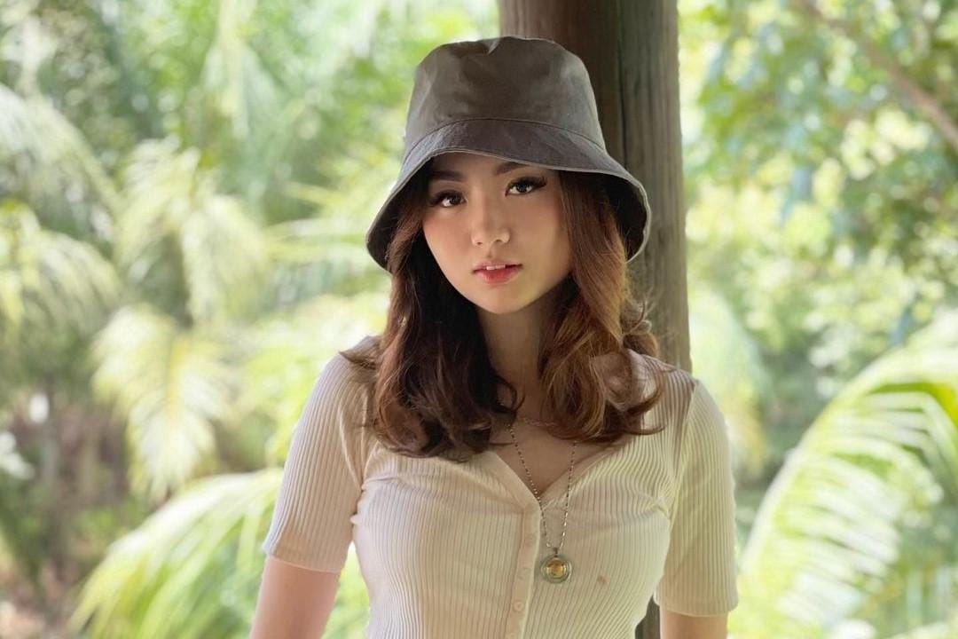 Gaya Vanessa Khong, Calon Istri Indra Kenz yang Suka Pakai Bucket Hat