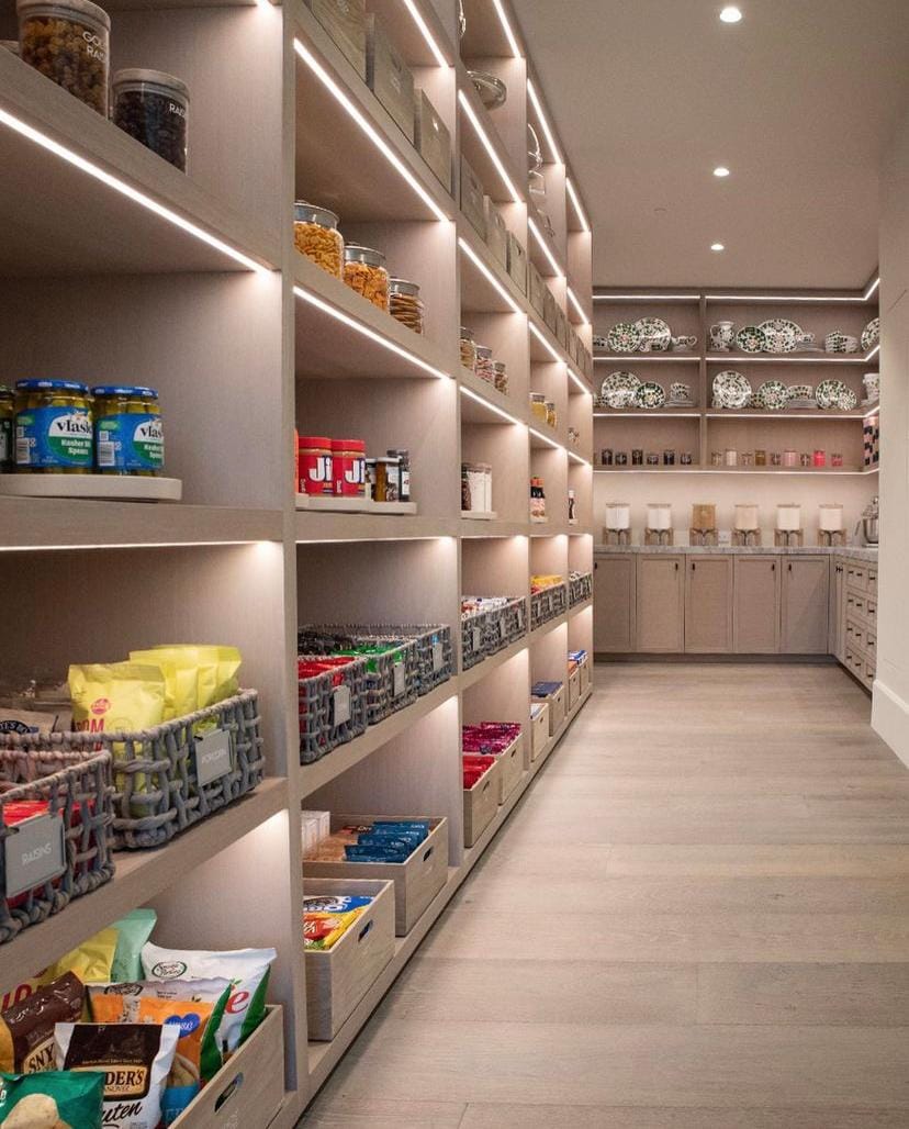 Ivan Solis/thehomeedit for POOSH.COM