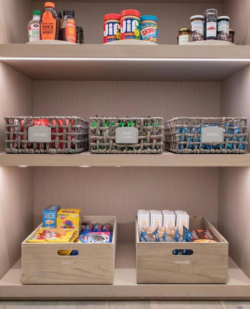 Ivan Solis/thehomeedit for POOSH.COM