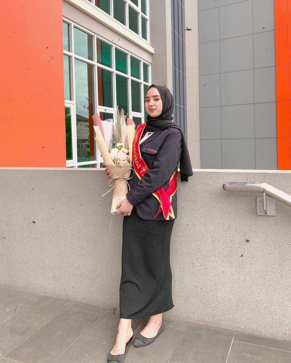 instagram.com/dinanfajrina