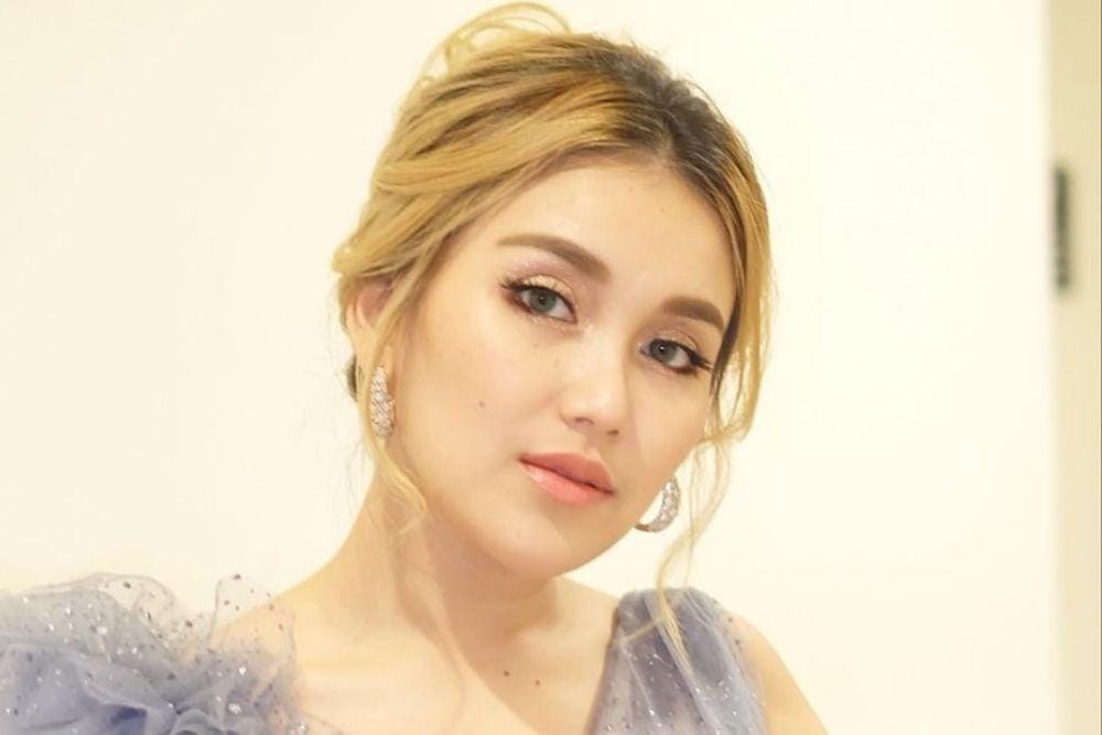 instagram.com/ayutingting92