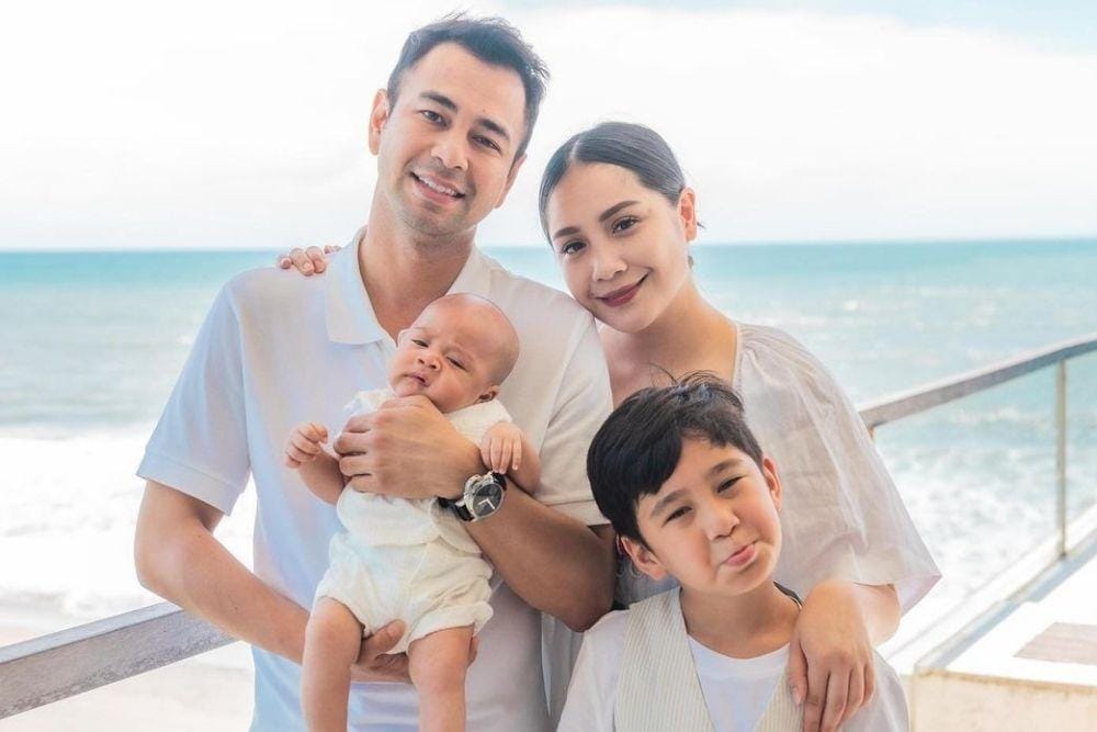 Intip Potret Kece Artis yang Punya Followers Instagram Terbanyak