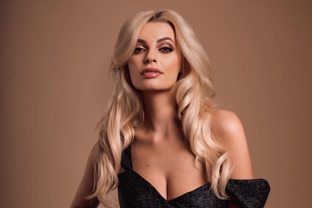 Gaya Karolina Bielawska, Perempuan Polandia yang Gelar Miss World 2021
