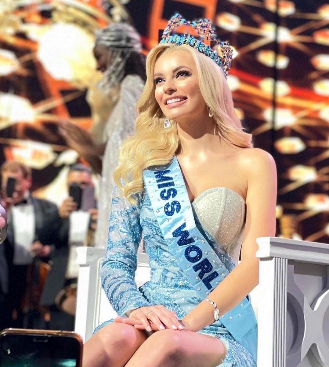 instagram.com/karolinabielawska