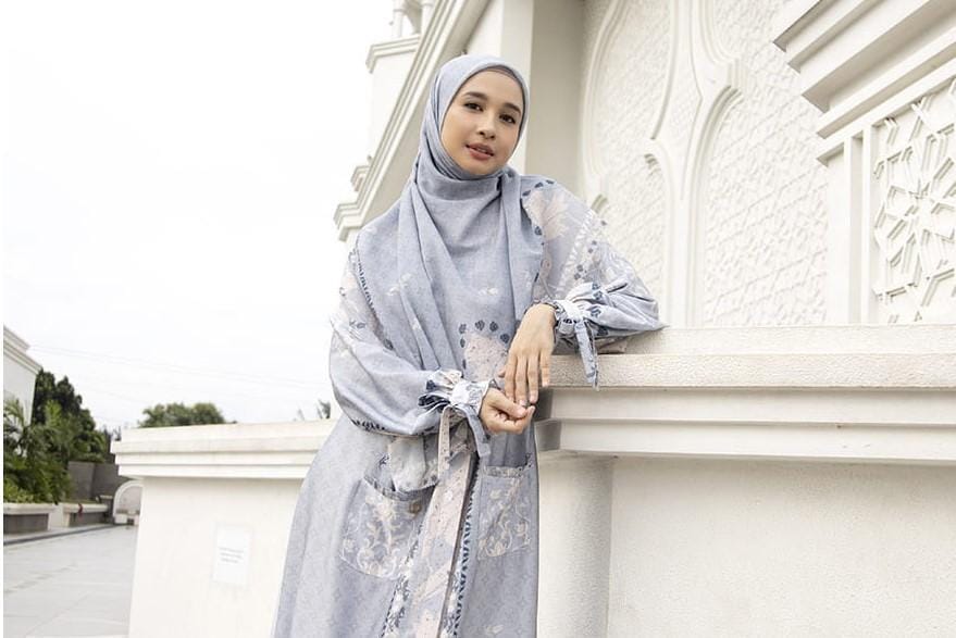 Inspirasi Baju Lebaran Elegan a La Laudya Cynthia Bella