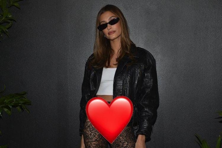 Ups! Hailey Bieber 'Lupa' Pakai Celana di Pesta Sebelum Oscars 2022