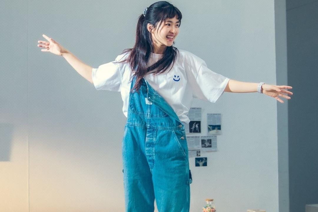 Gaya Modis a La 90-an Kim Tae Ri di Drama Twenty Five Twenty One