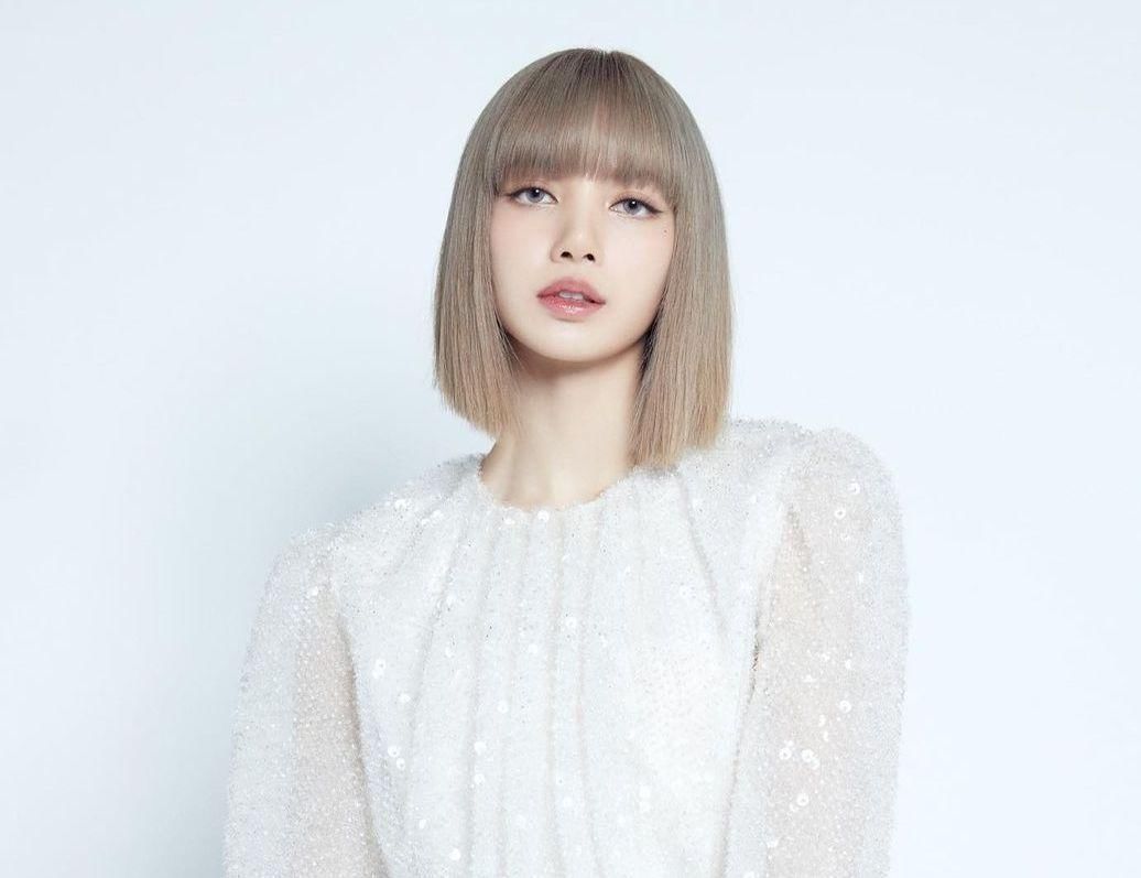 instagram.com/lalalalisa_m/