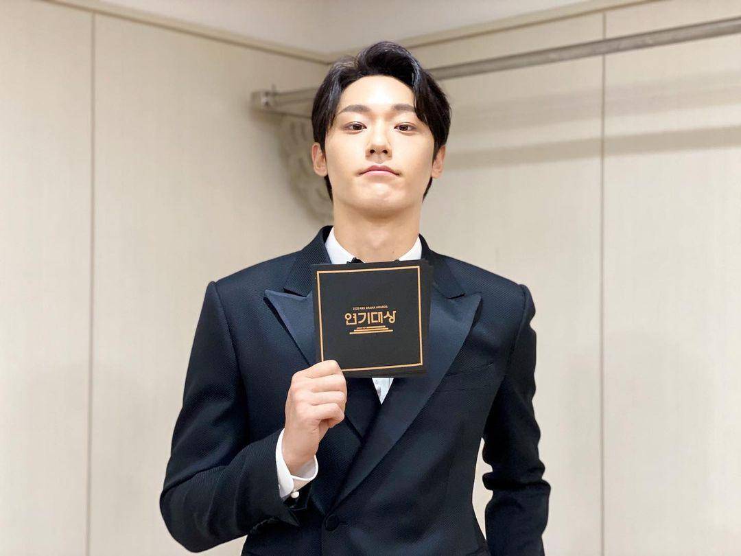 instagram.com/ldh_sky