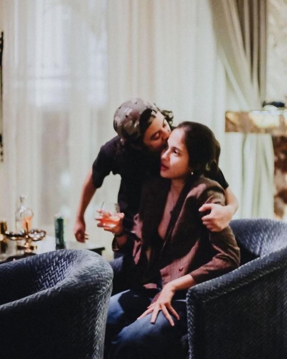 Instagram.com/bastiansteel