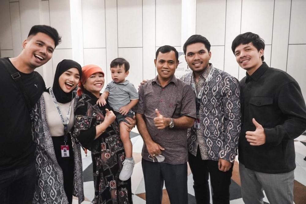 Instagram.com/thariqhalilintar