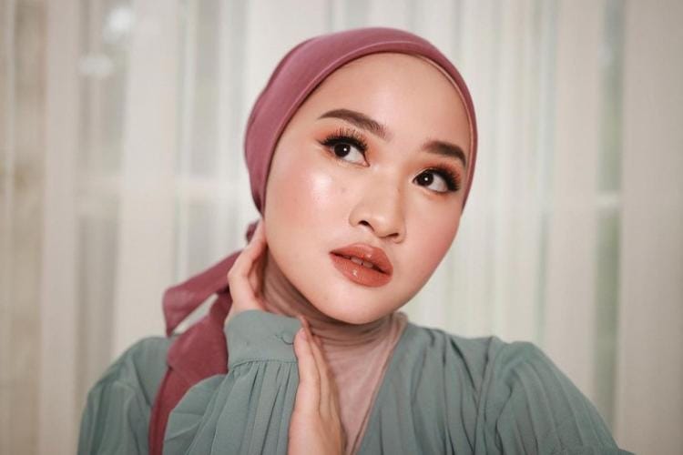 5 Inspirasi Makeup Lebaran a la Beauty Vlogger Indonesia, Memesona!