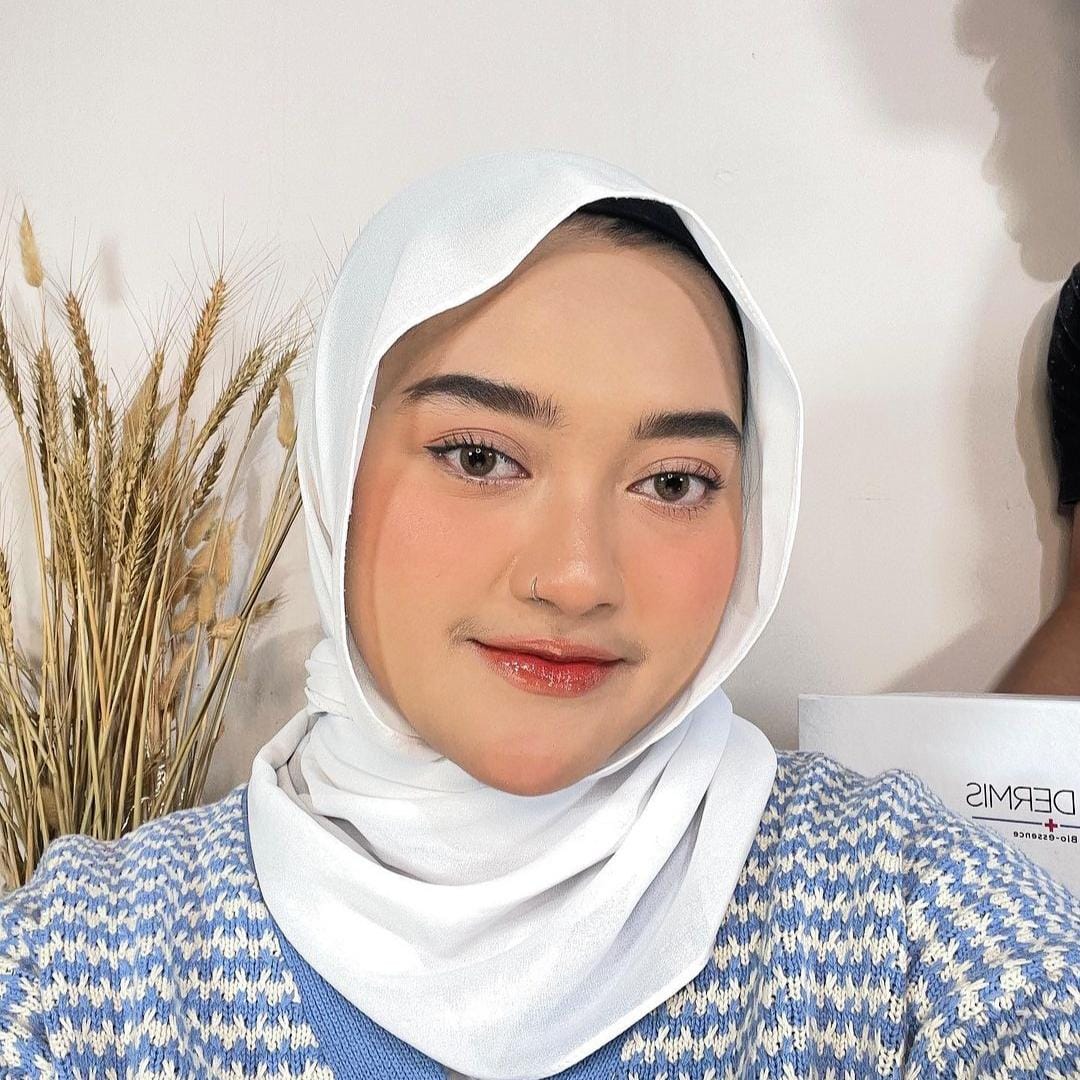instagram.com/indirakalistha