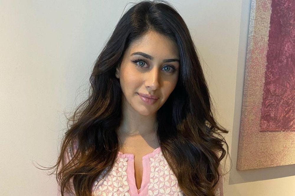 instagram.com/warinahussain