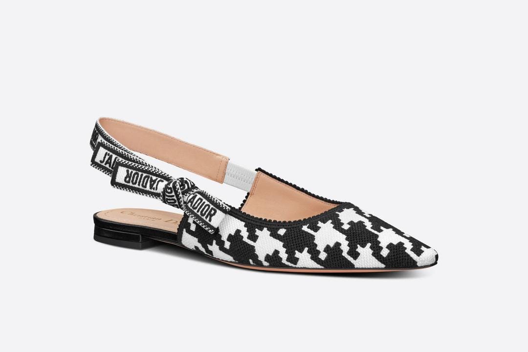 #PopbelaOOTD: Rekomendasi Flat Shoes untuk Pemilik Gaya Feminin