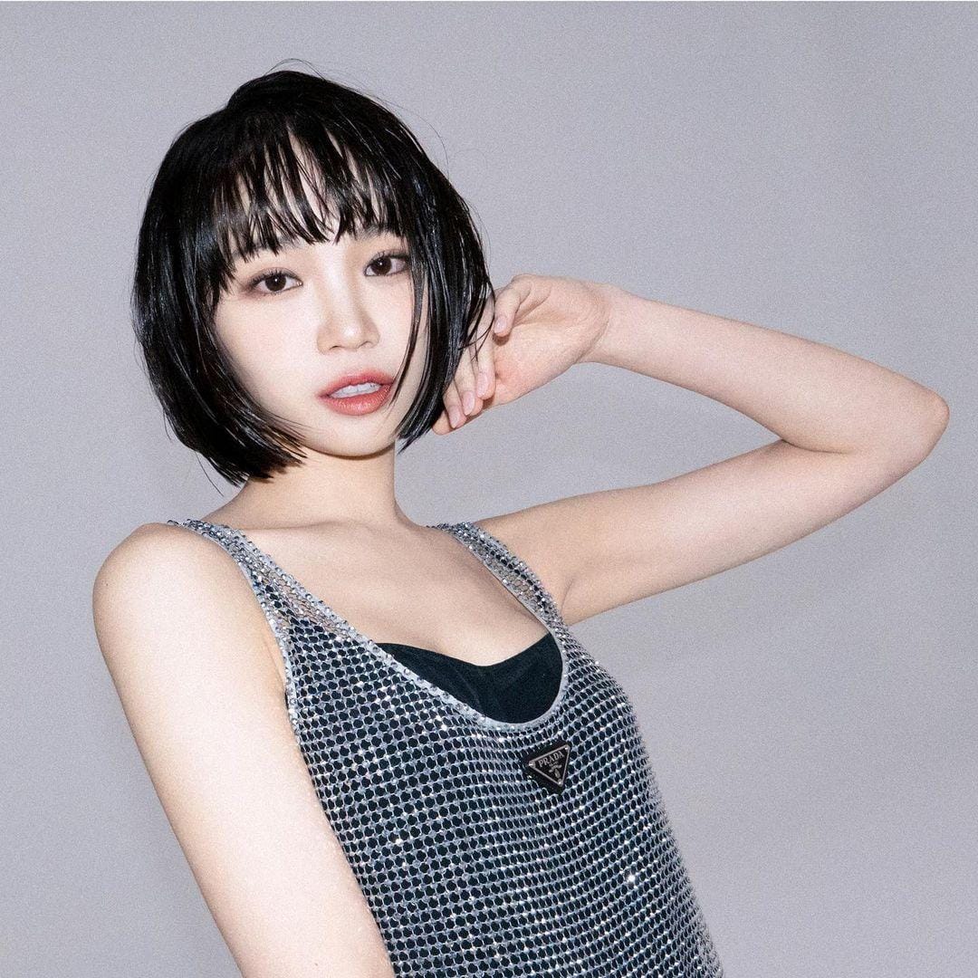 instagram.com/le_sserafim