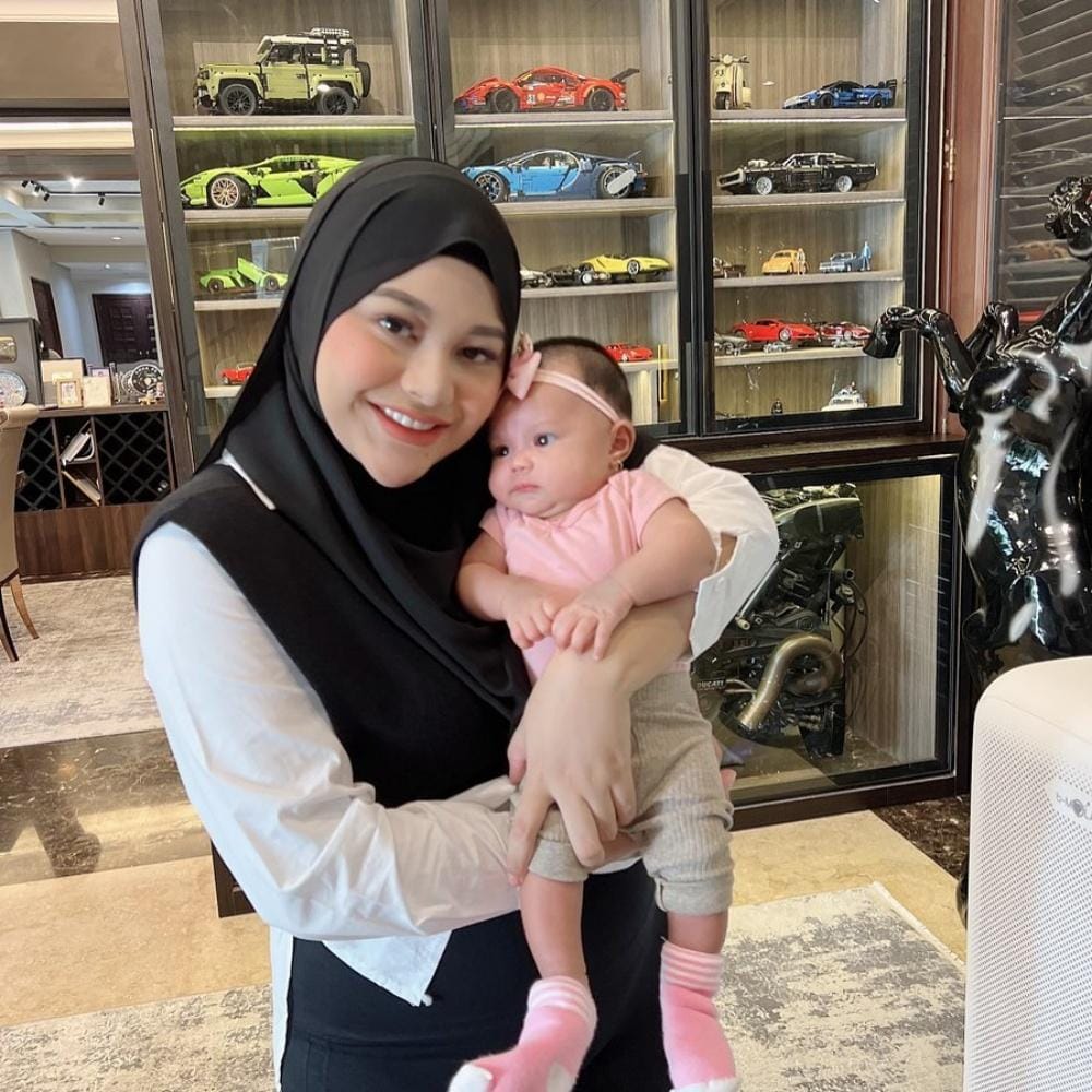 Instagram.com/aurelie.hermansyah