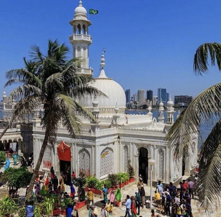 instagram.com/story_of_auliya_allah)