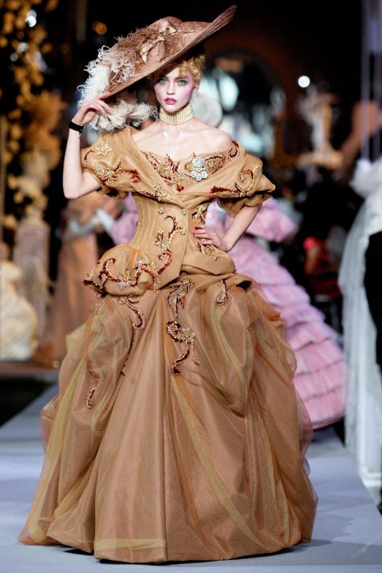 fashionmagazine.com