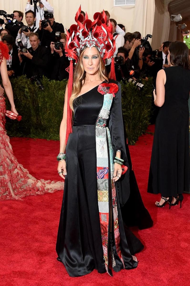 Sarah Jessica Parker di Met Gala 2015 (Getty Images/Larry Busacca via teenvogue.com)