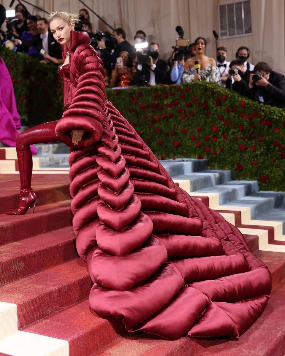 instagram.com/versace