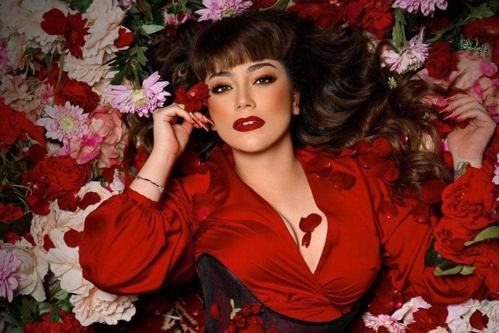 Elegan Sekaligus Seksi, Pesona Celine Evangelista Saat Pemotretan