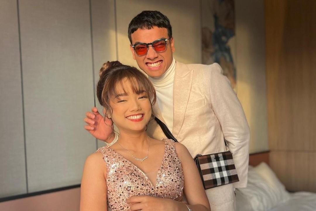 Deretan Gaya Kompak Fadly Faisal dan Fuji, Sibling Goals!