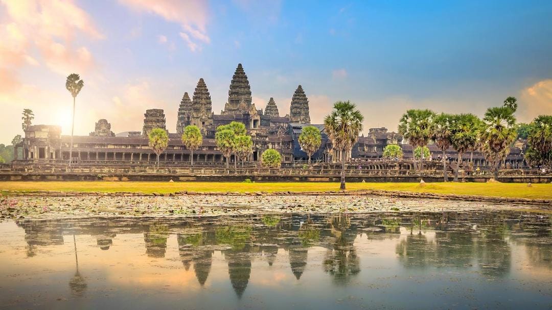 Angkor Wat, Kamboja (wikipedia.org)