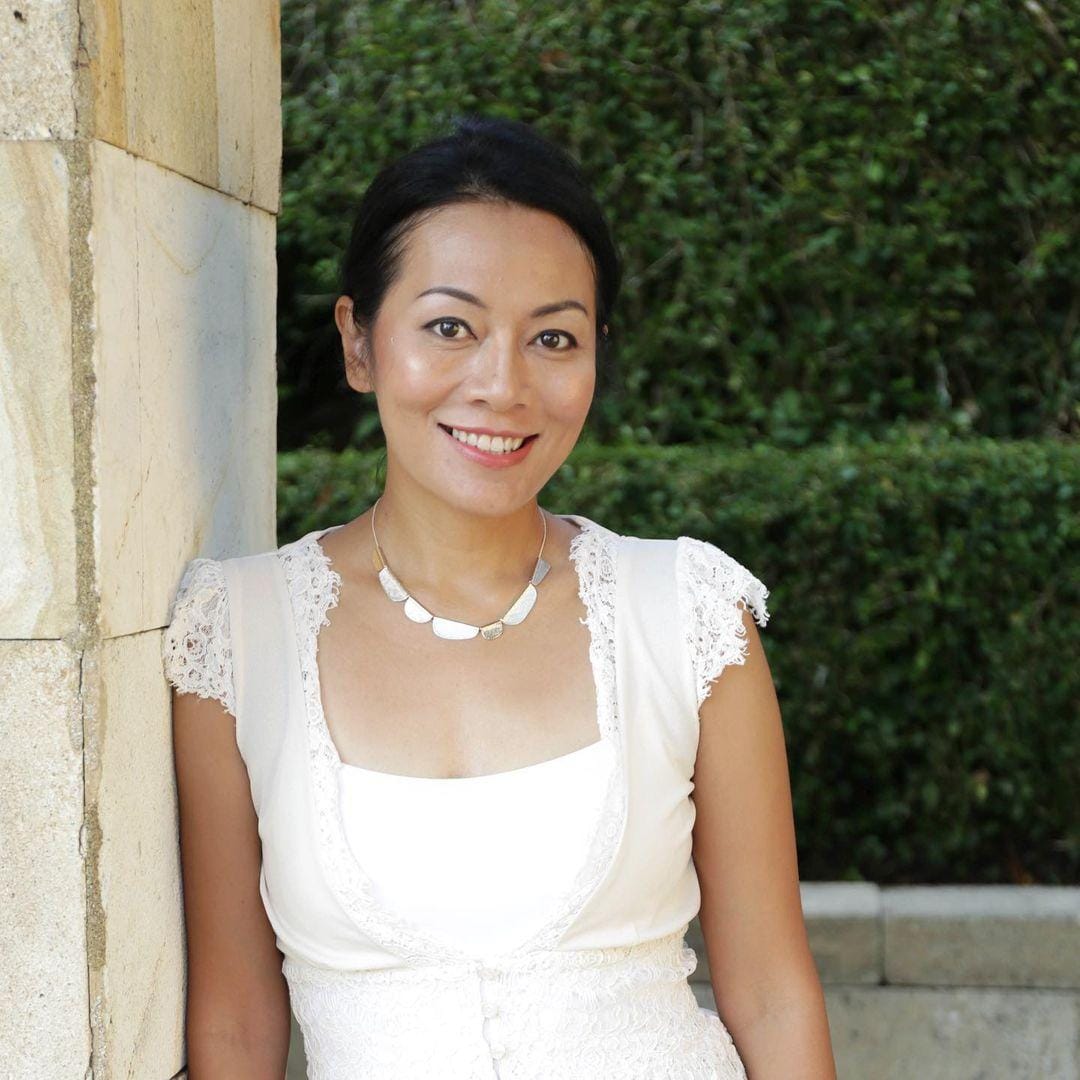 instagram.com/deelestari