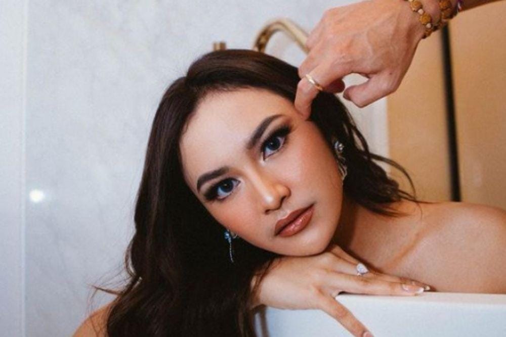 instagram.com/mahaliniraharja