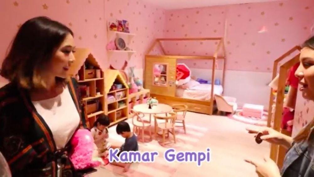 YouTube.com/keluargaitikk