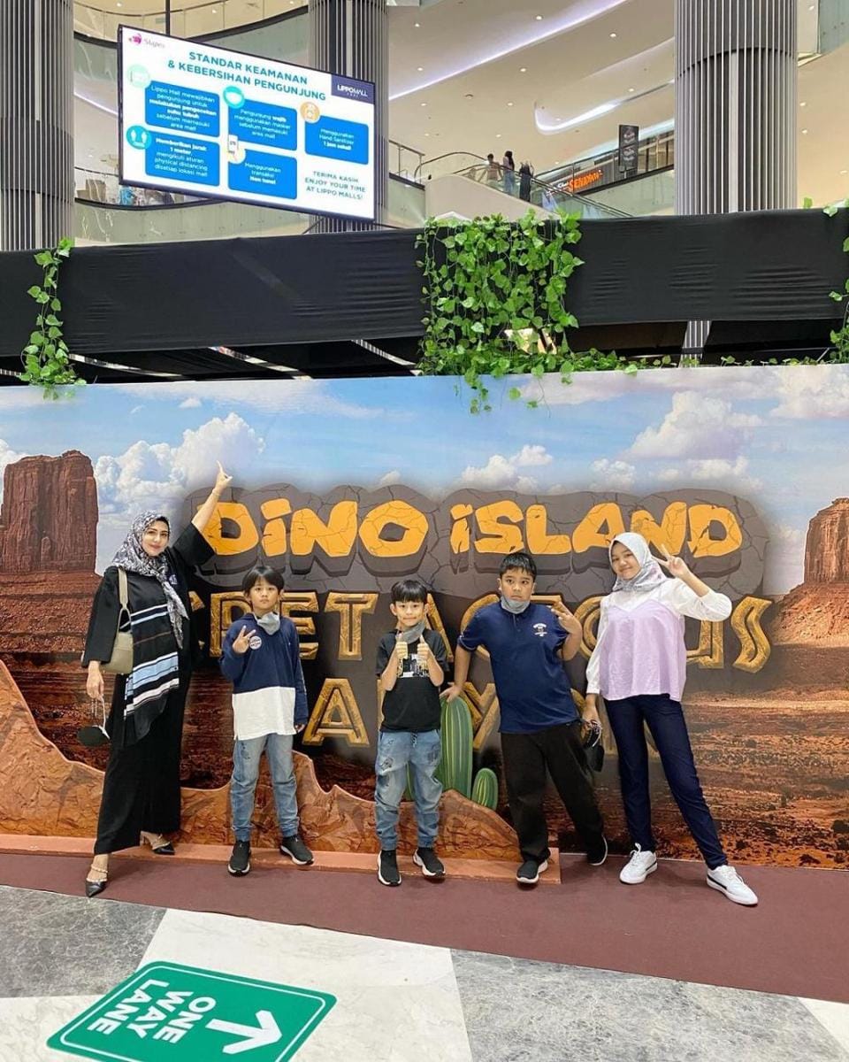 Instagram.com/julianamoechtar