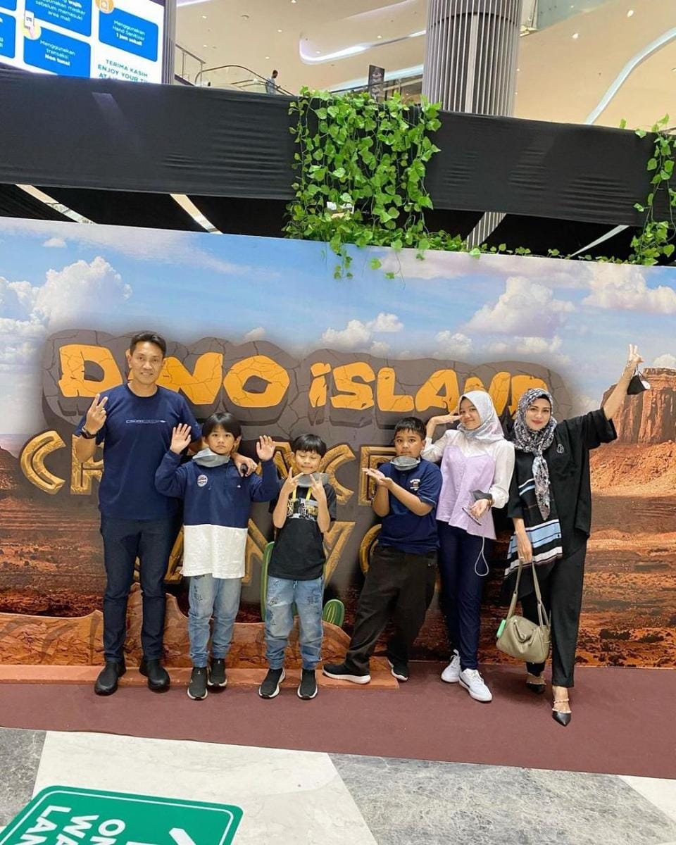 Instagram.com/julianamoechtar