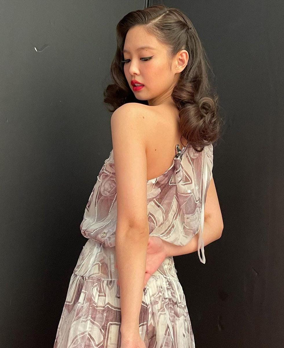 instagram.com/jennierubyjane/