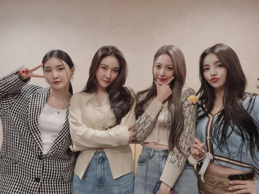 instagram.com/bravegirls.official