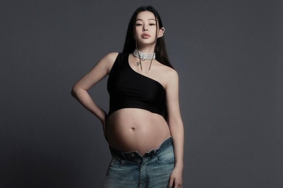 Honey Lee Lakukan Pemotretan saat Hamil Besar
