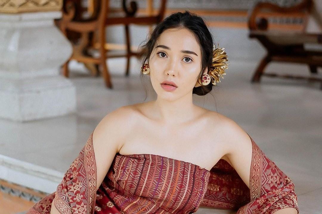 instagram.com/laksmideneefe