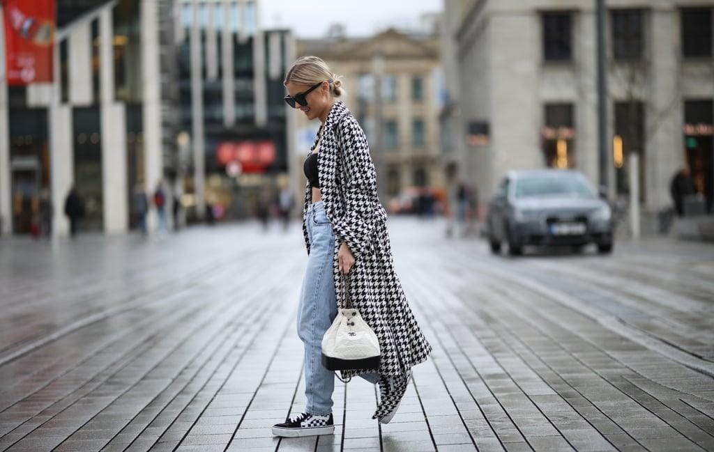 Inspirasi Padu-padan Baggy Jeans yang Trendi